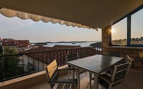 Penthouse In Old Dalmatian House - Flybridge